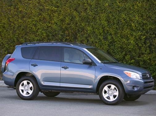 Monthly car rental with driver in Kigali for expats, NGOs, and diaspora. Compare pricing, inclusions, and what to ask before signing a monthly contract.