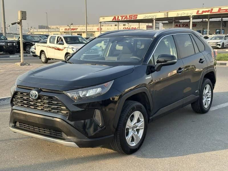 Automatic 4x4 SUV for car rental in Rwanda